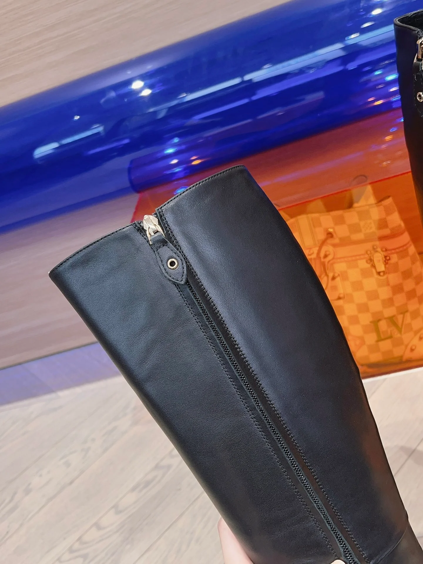 Новинка сезона осень/зима 2023 от LV - Ботинки с подиума - Массивные ботинки на высоком каблуке - Черные