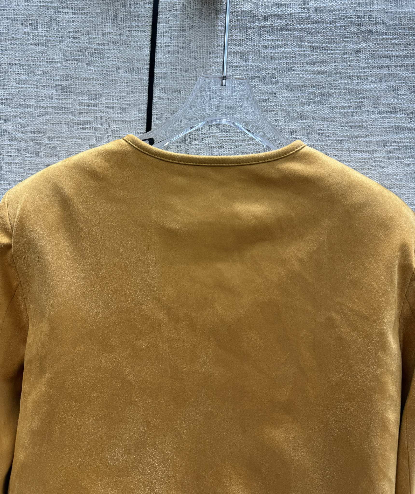 Экологичная куртка Chanel 2403 из искусственной замши