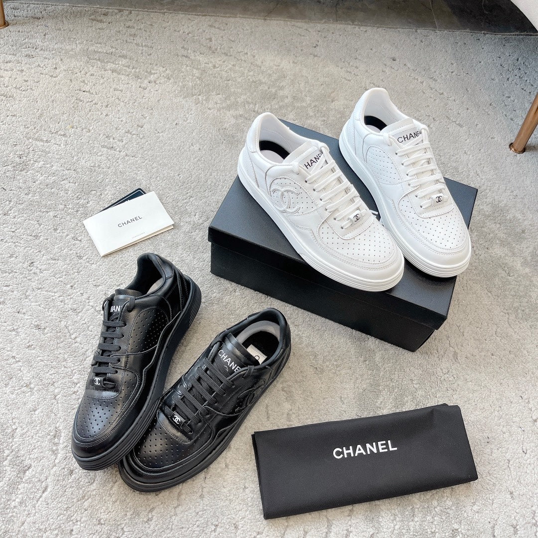 Новинка сезона весна/лето 2023 от Chanel - Кроссовки - Черные