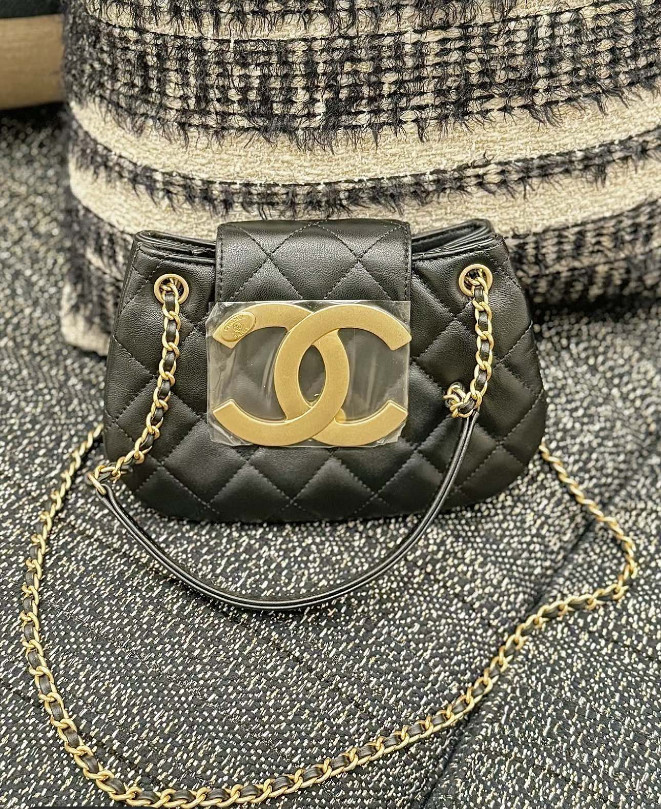 Chanel - Новая большая сумка-мессенджер с двойной буквой C - Черная