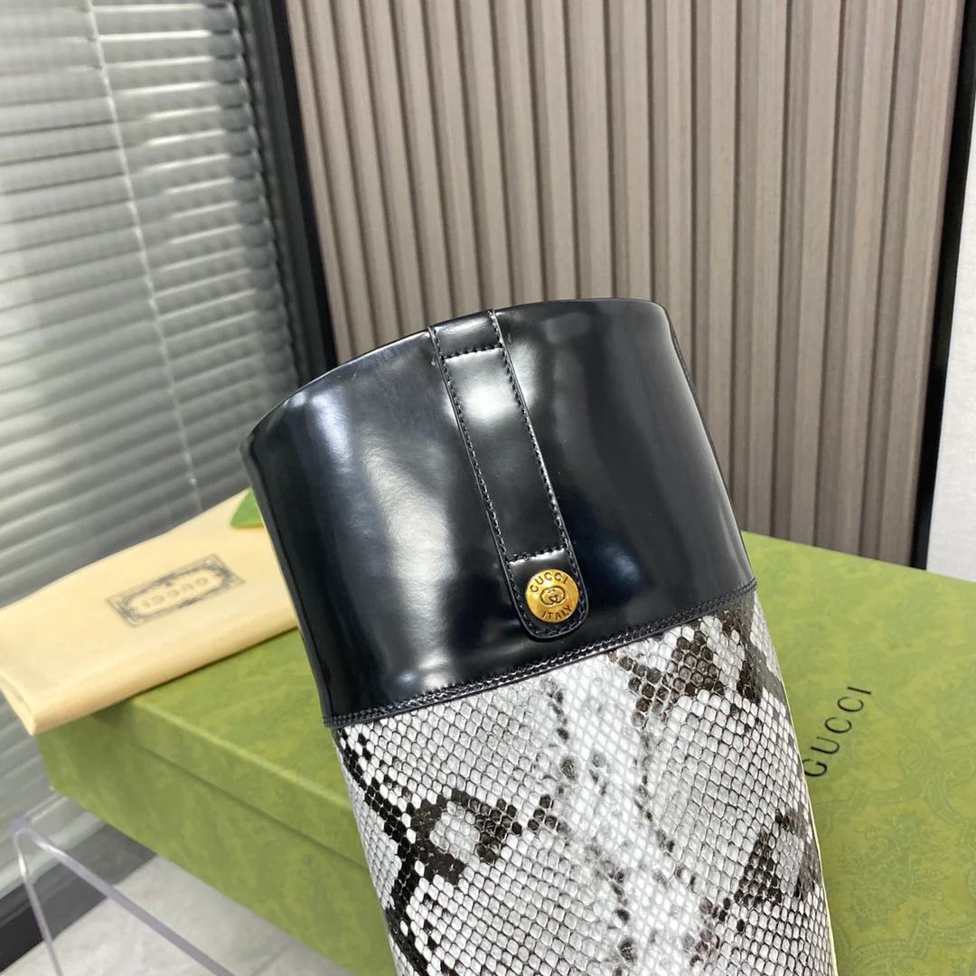 Новинка сезона осень/зима 2022 от Gucci - сапоги для верховой езды в стиле подиума - 2 шт.