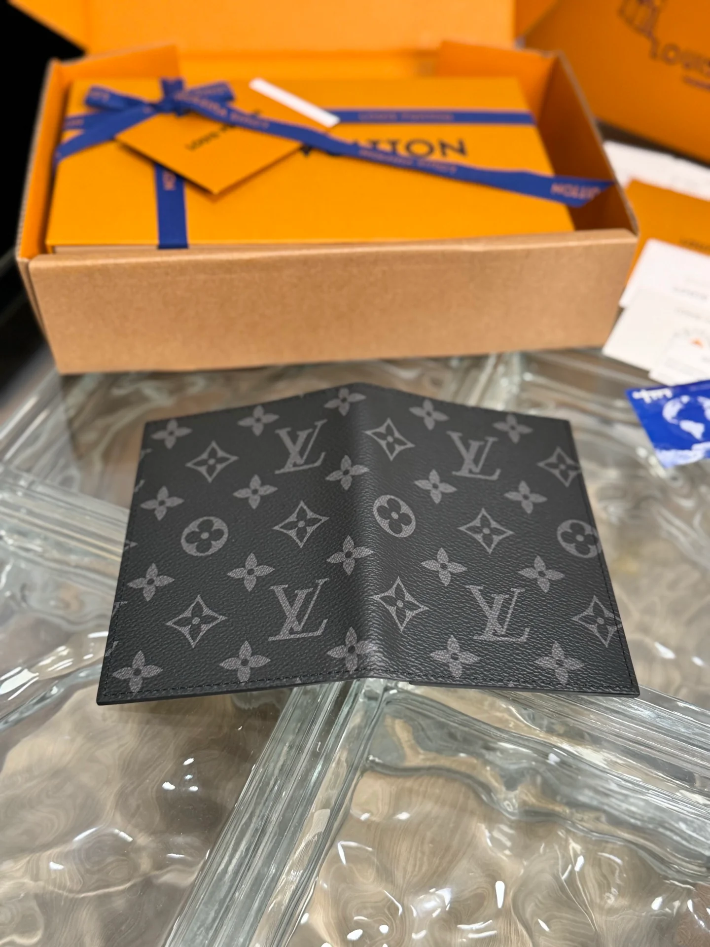 LV-m64501 - Держатель для паспорта - Черный