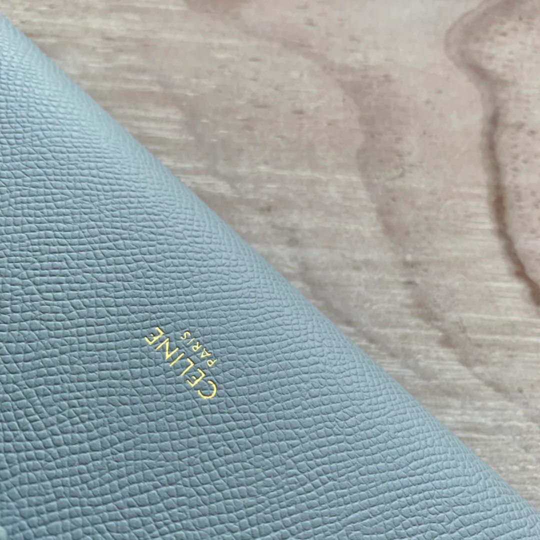 Длинный кошелек Celine - Кошелек с ремешком из крупнозернистой телячьей кожи - 10