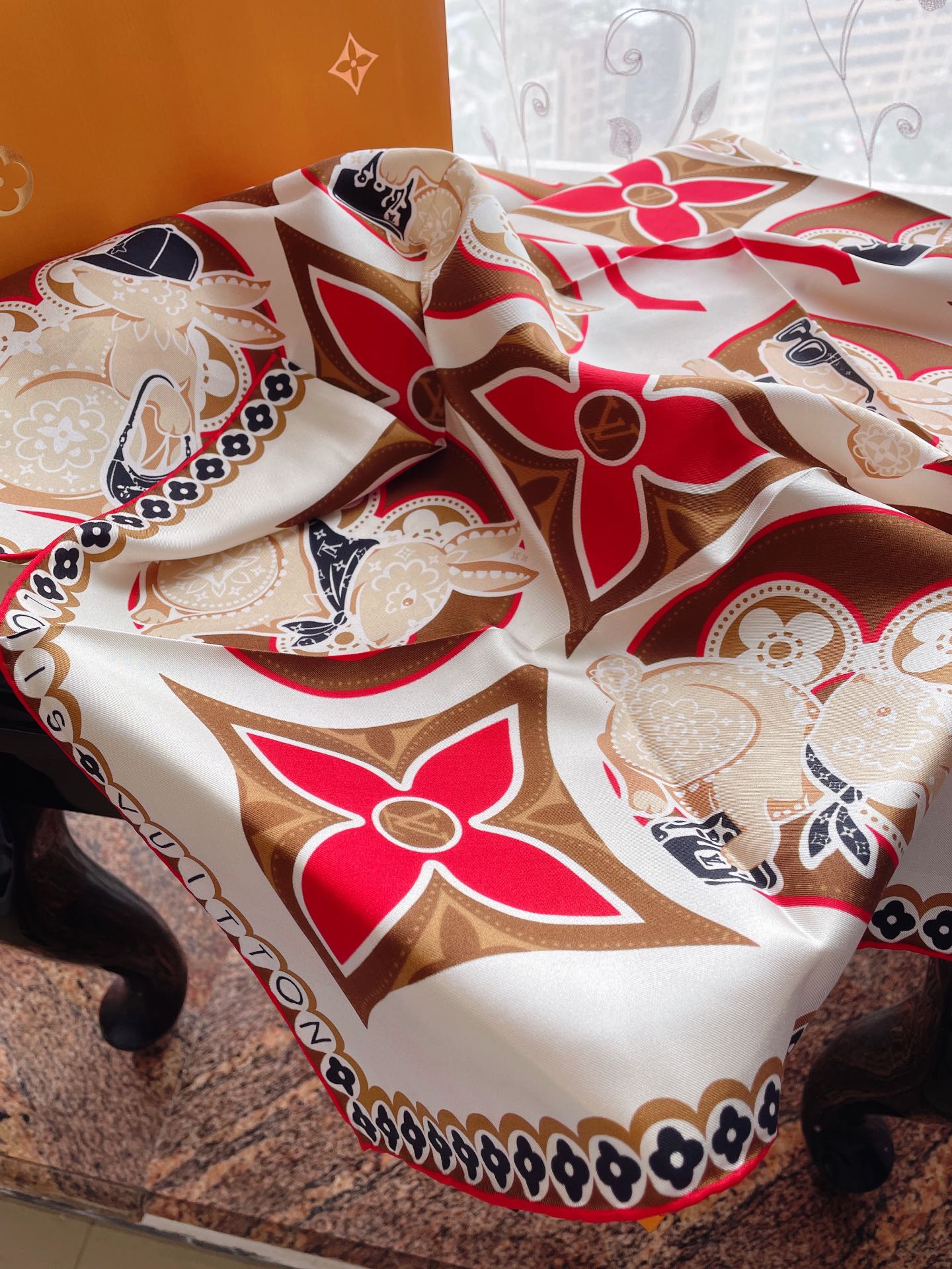 Шелковый платок LV-100 - 90 см