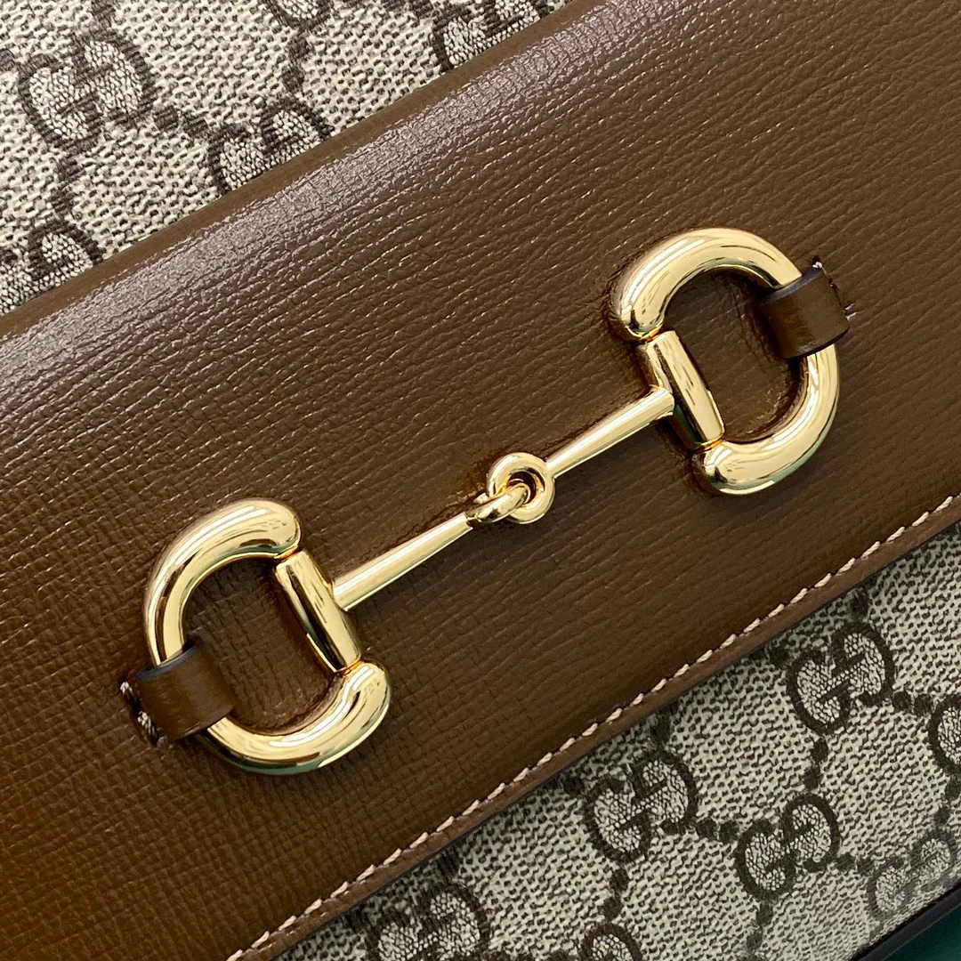 Сумка для фотоаппарата Gucci 1955 с пряжкой в ??виде подковы - 1 шт.