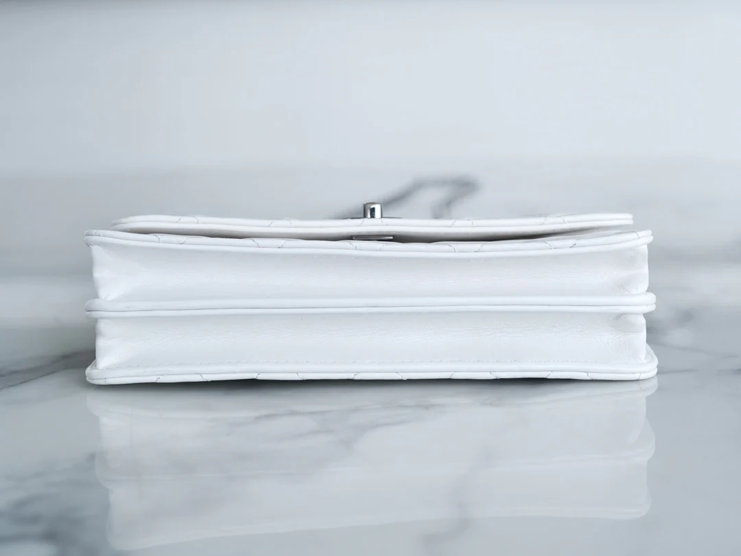 Chanel - Новая гармошка с ручками, украшенными стразами - Белая