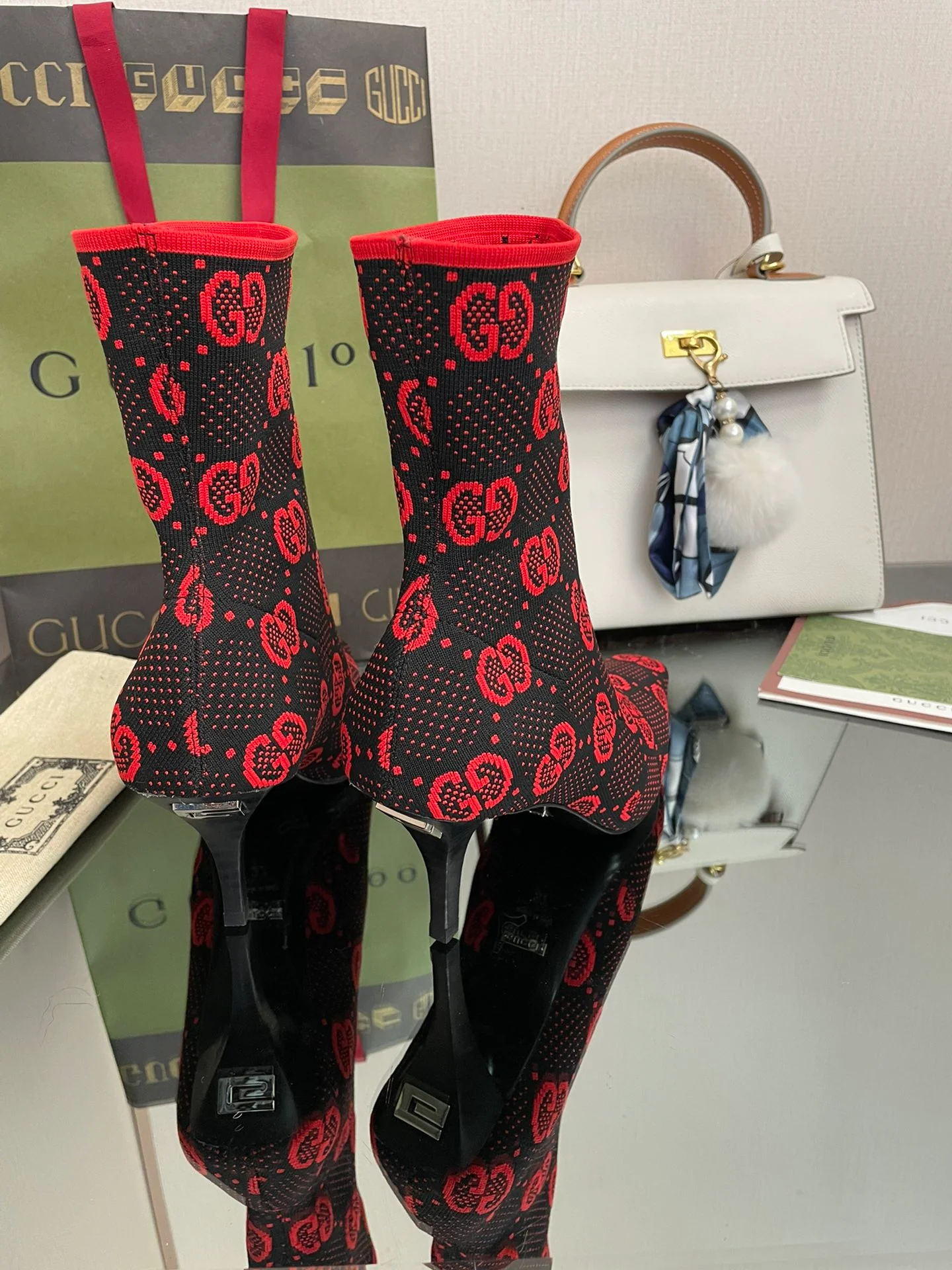 Ботинки-носки Gucci с острым носком на шпильке - красные