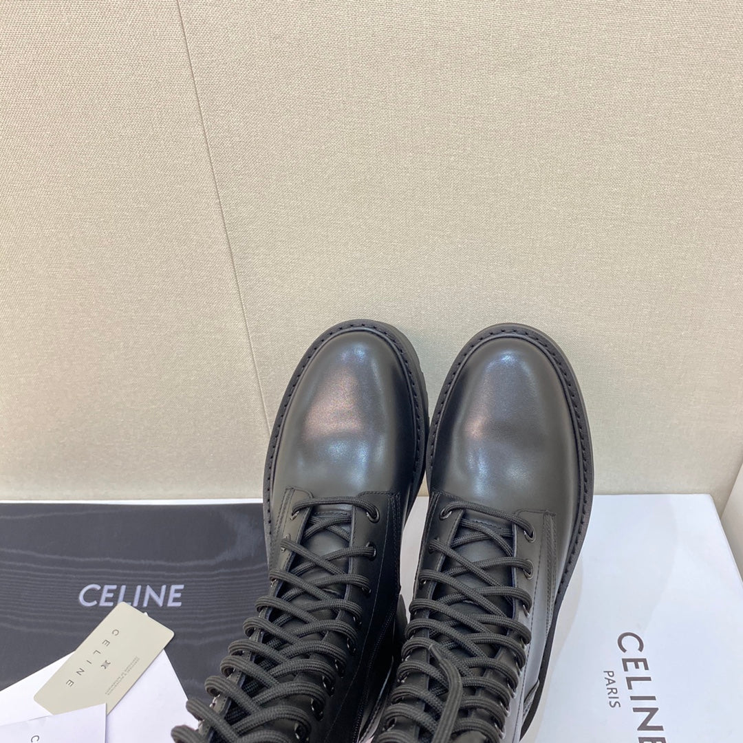 Новинка осенне-зимней коллекции Celine 2022 — Высокие сапоги для верховой езды — Черные