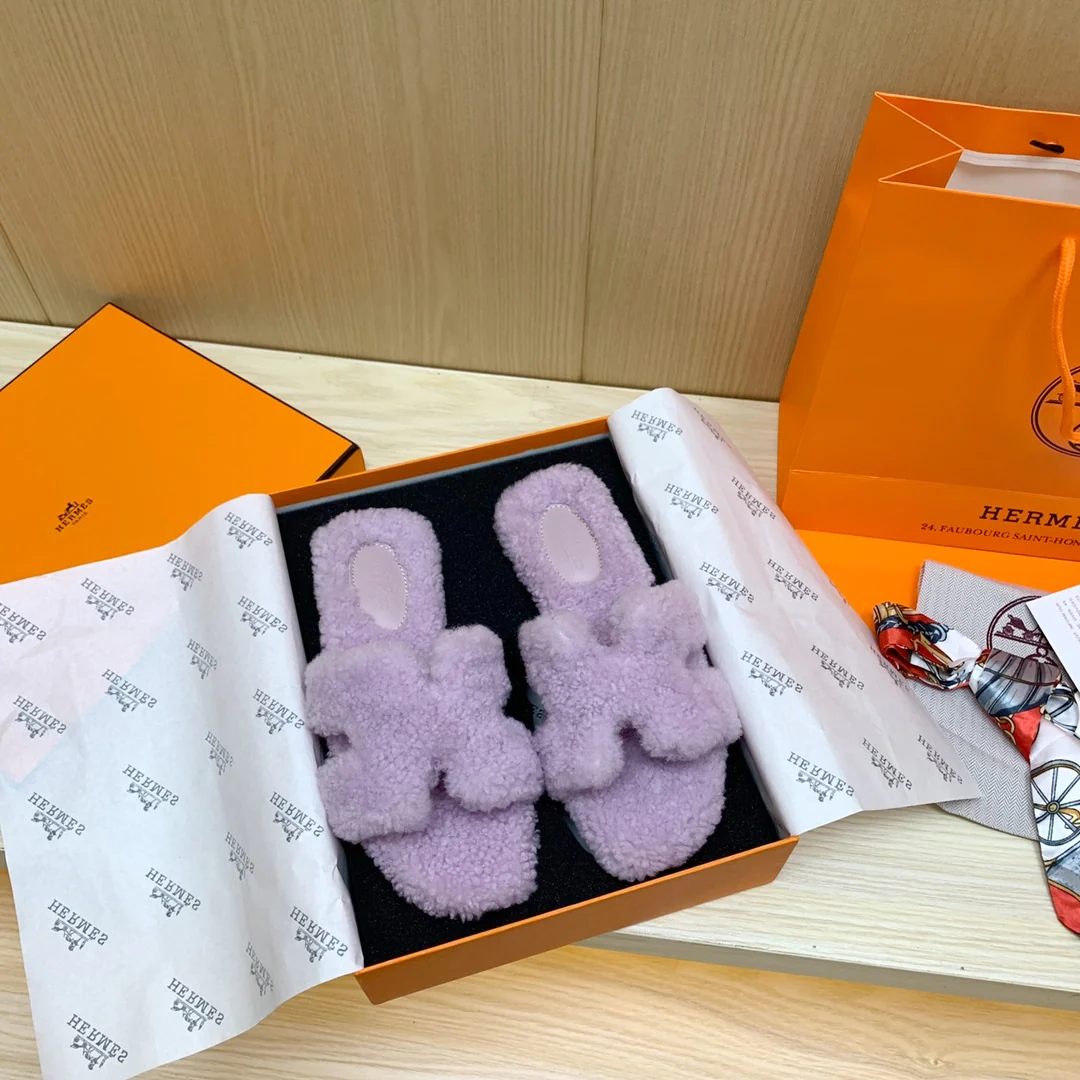 Новинка сезона осень/зима 2022 от Hermes - Меховые тапочки - Фиолетовые