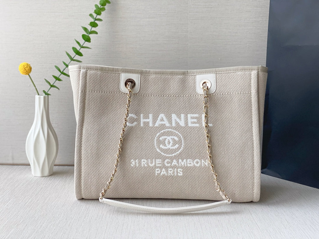 Коллекция Chanel Весна/Лето 2022 - Пляжная сумка - Белая - Маленькая