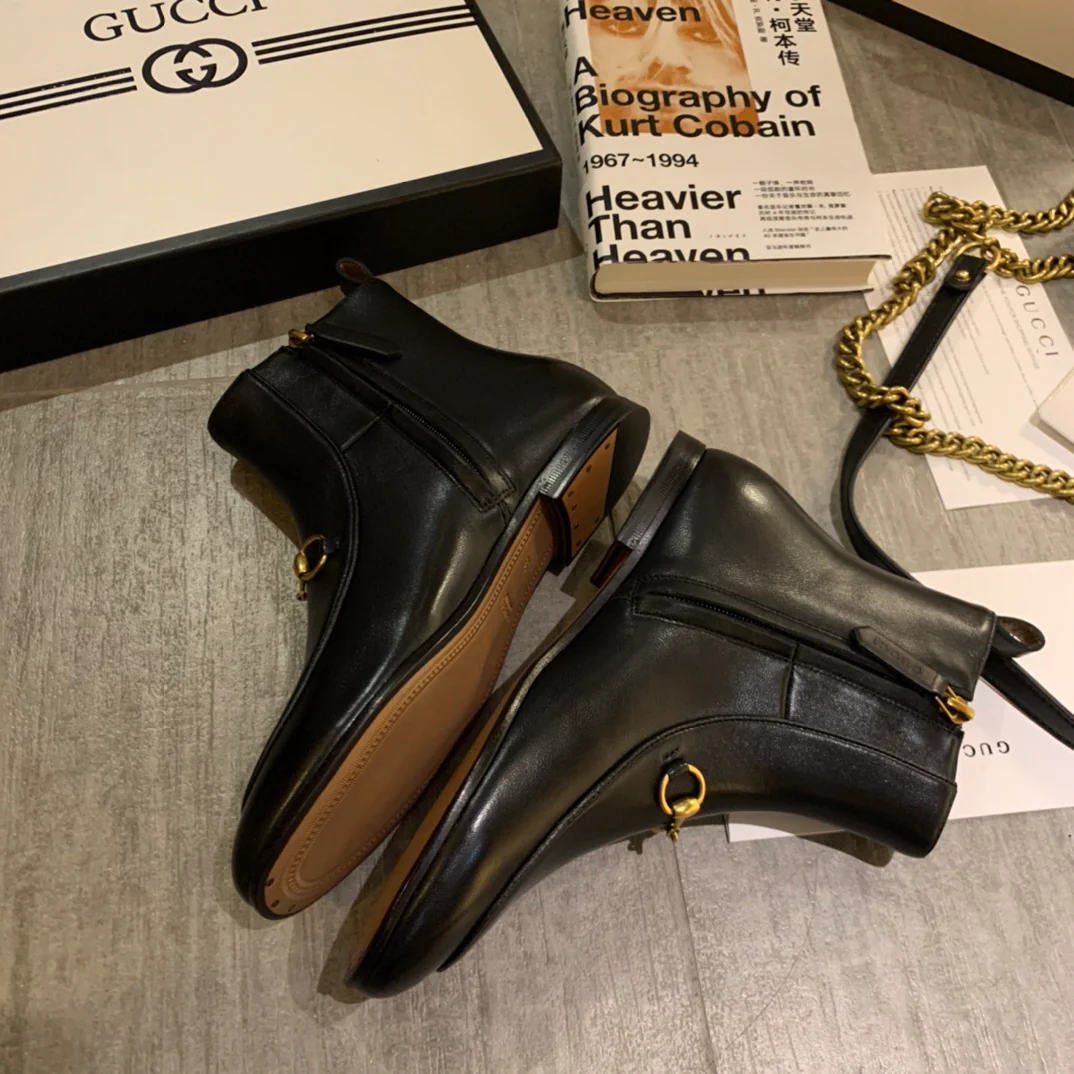 Ботильоны Gucci Street с пряжкой