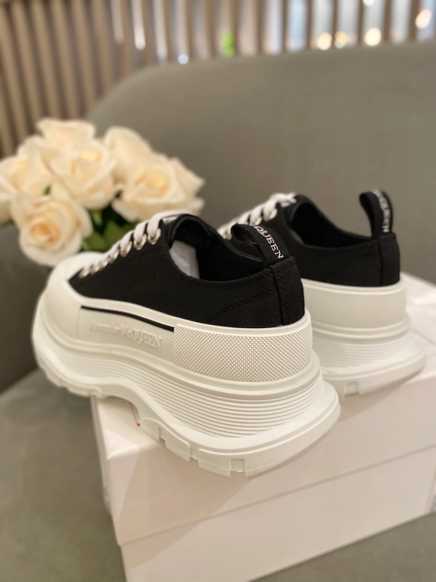 Кроссовки на платформе McQueen из парусины - унисекс - черные