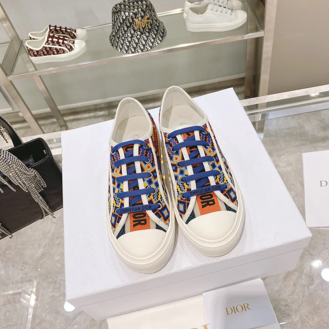 Dior - Потрясающие туфли из вышитой парусины