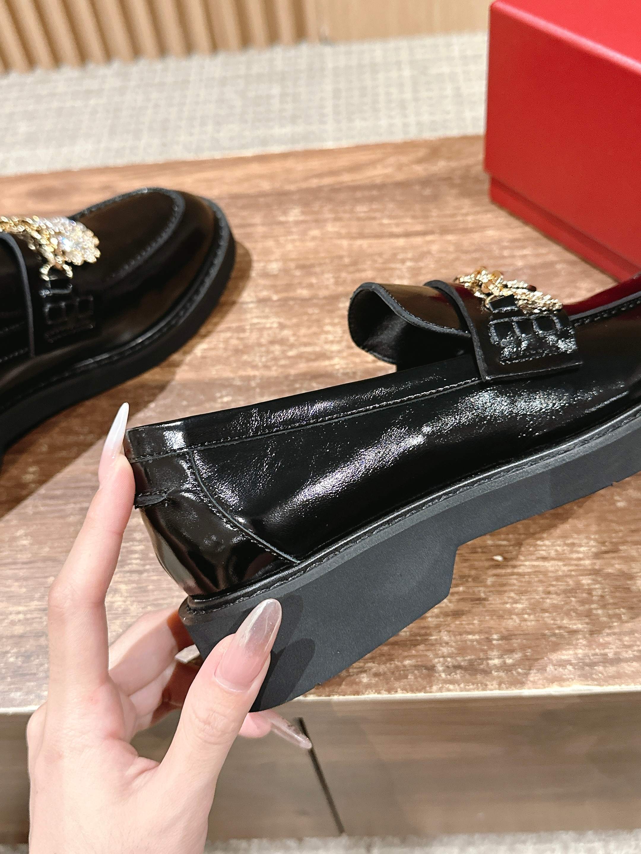 Новинка сезона весна/лето 2025 — Ботильоны на платформе.