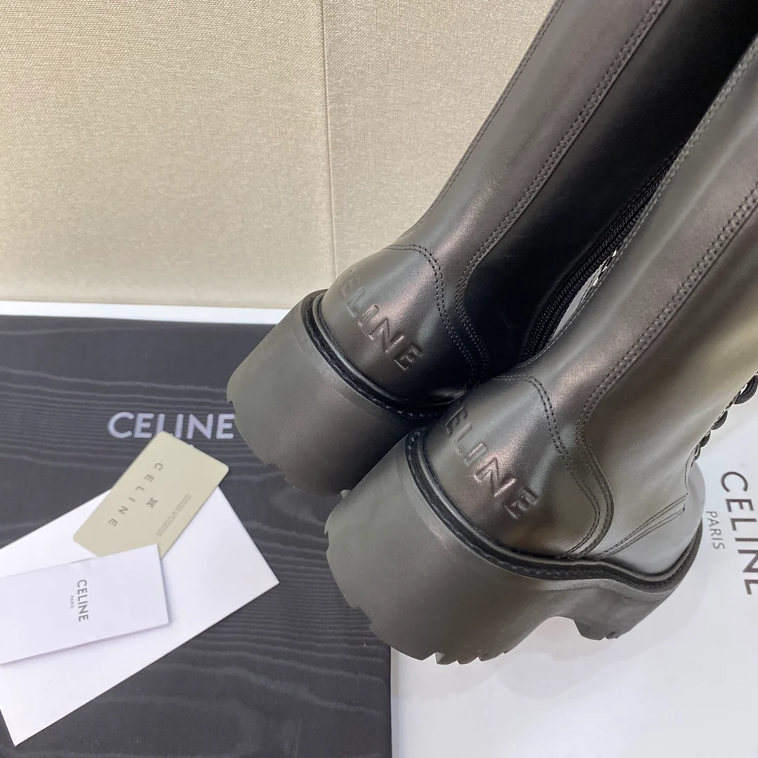 Новинка осенне-зимней коллекции Celine 2022 — Высокие сапоги для верховой езды — Черные