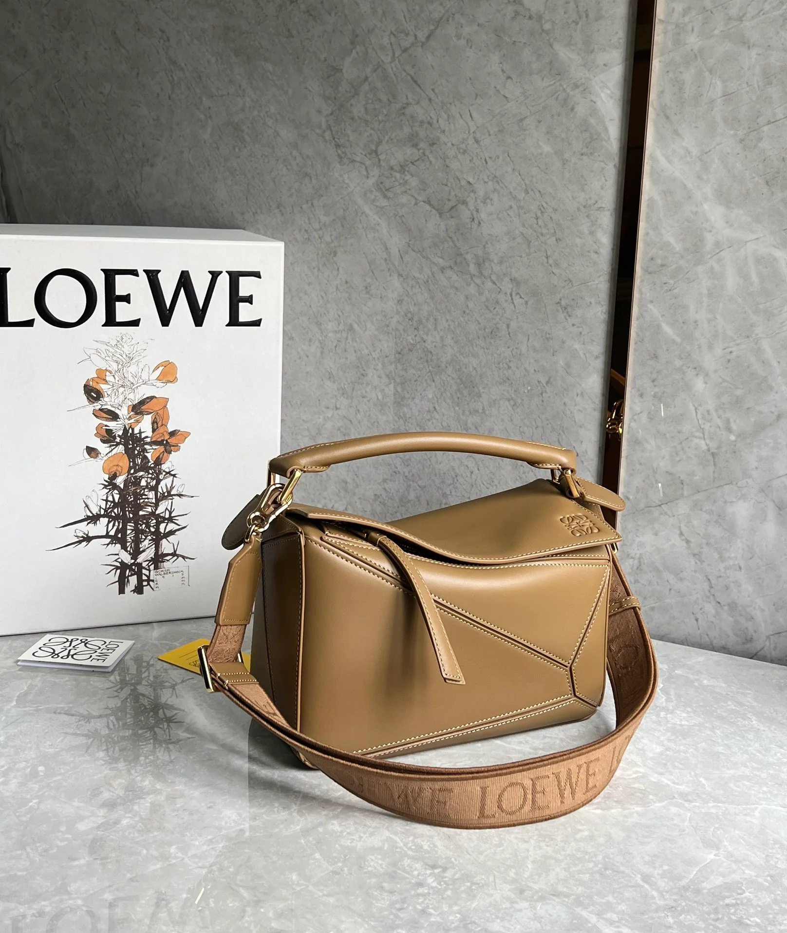 Кожаная сумка через плечо Loewe Puzzle - коричневый дуб
