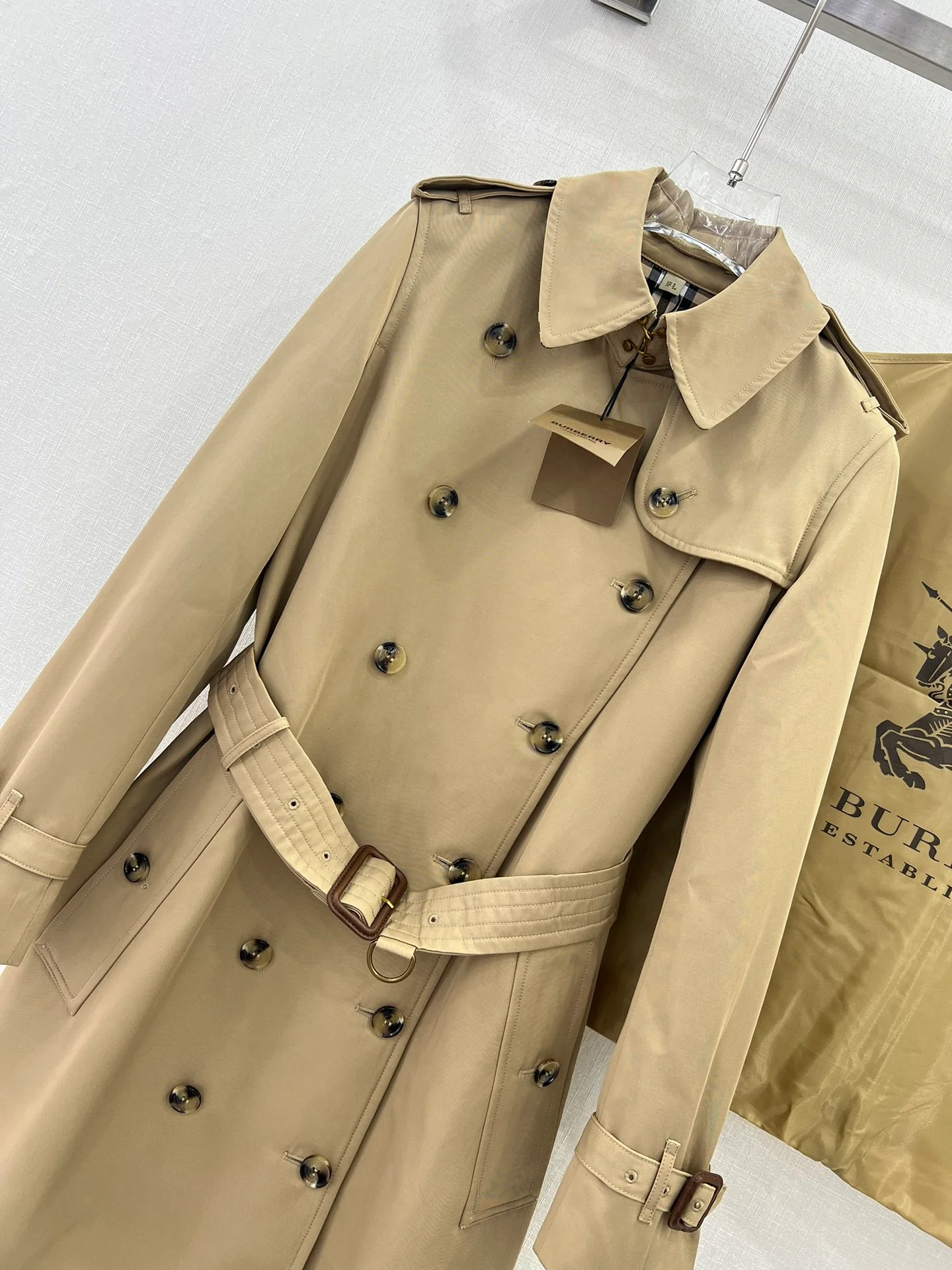 Тренч Burberry 2403 Classic Kensington средней длины