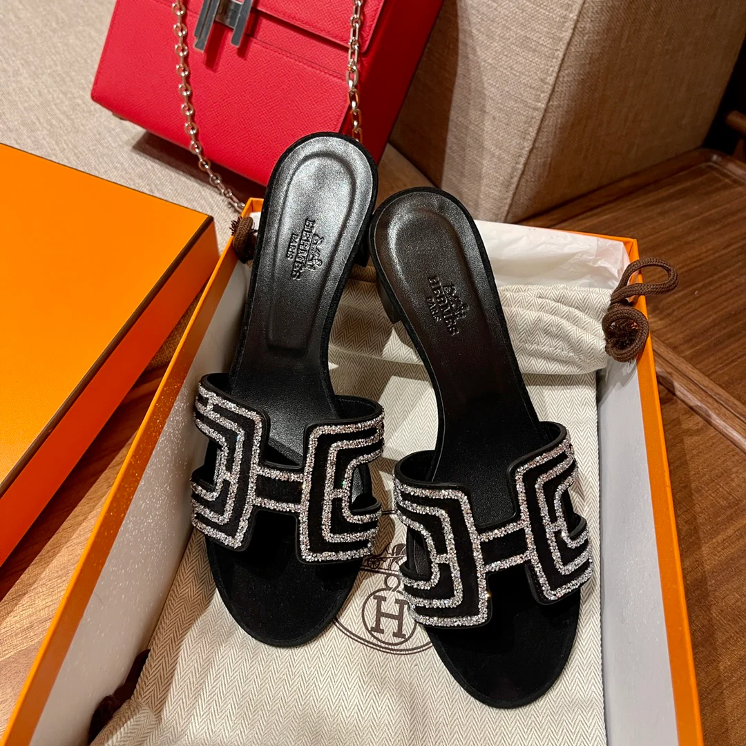 Босоножки Hermes-H на среднем каблуке с бриллиантовой гравировкой-6