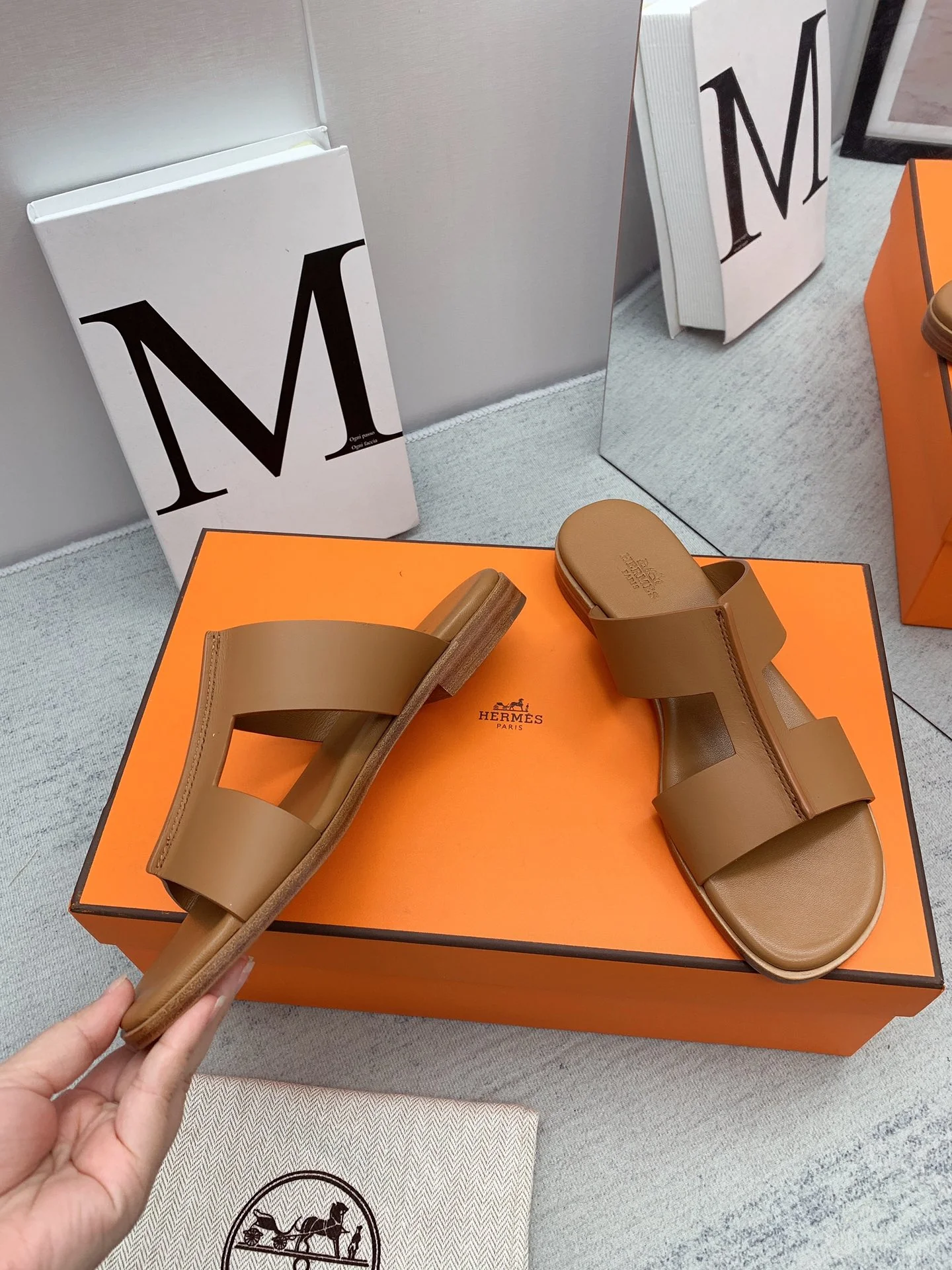 Hermes - Новинка сезона осень/зима 2022 - Домашние тапочки