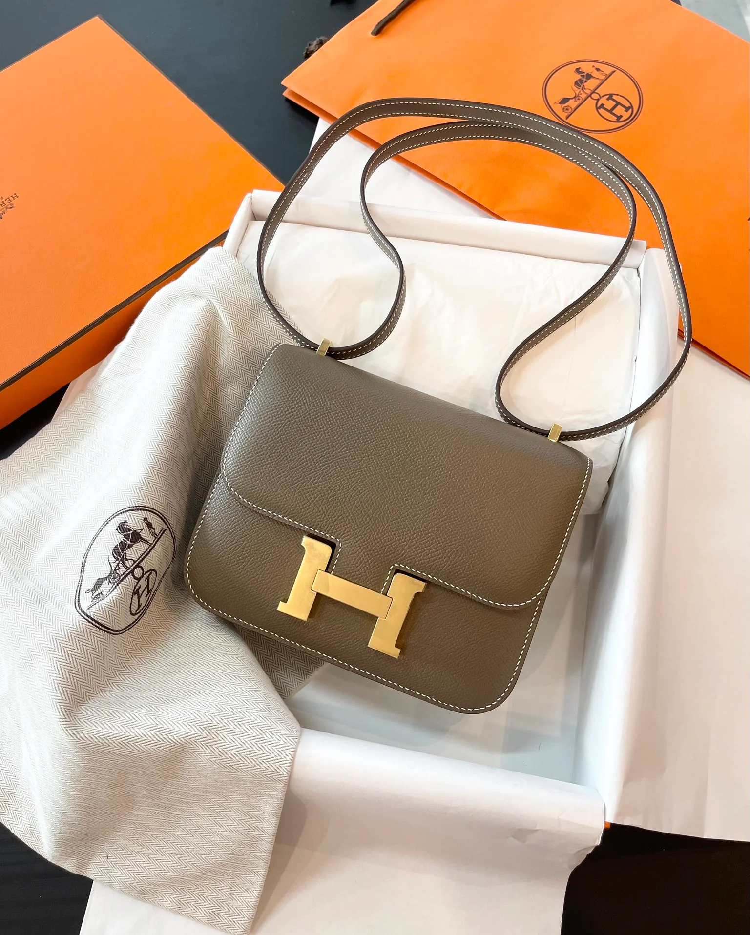 Hermes-constance-mini-epsom-elephant серо-золотая пряжка