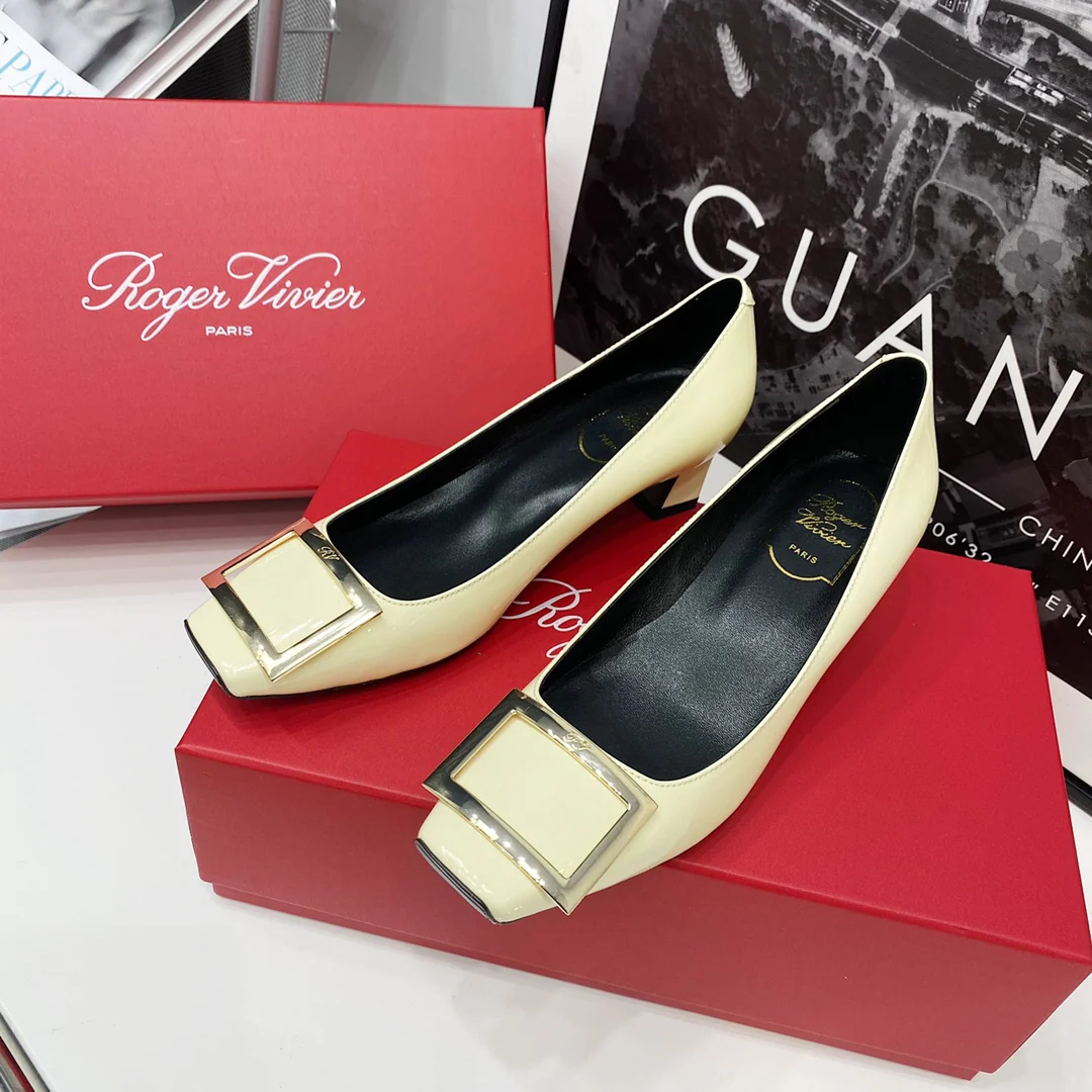 Динамик RV-4-5 см, цвет — кремовый.