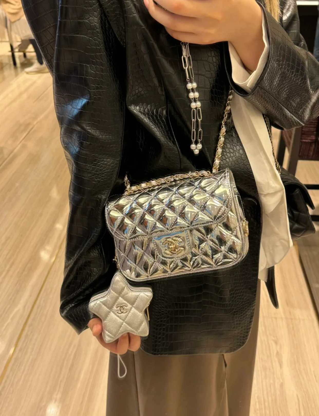 Весенняя коллекция Chanel - 24c - Сумка CF Star Flap Bag - Серебристый