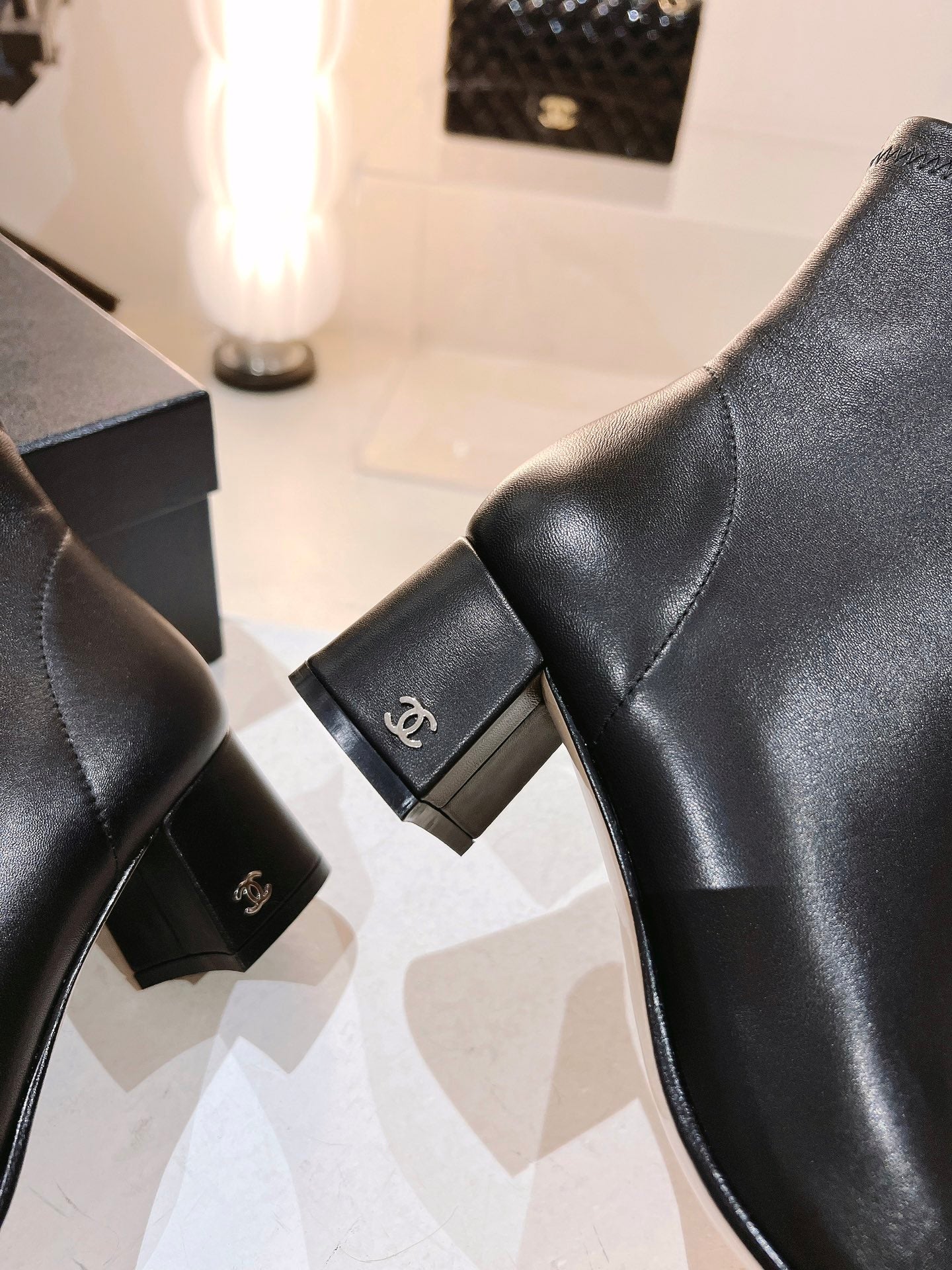 Новинка сезона осень/зима 2022 от Chanel - Ботильоны - Черные