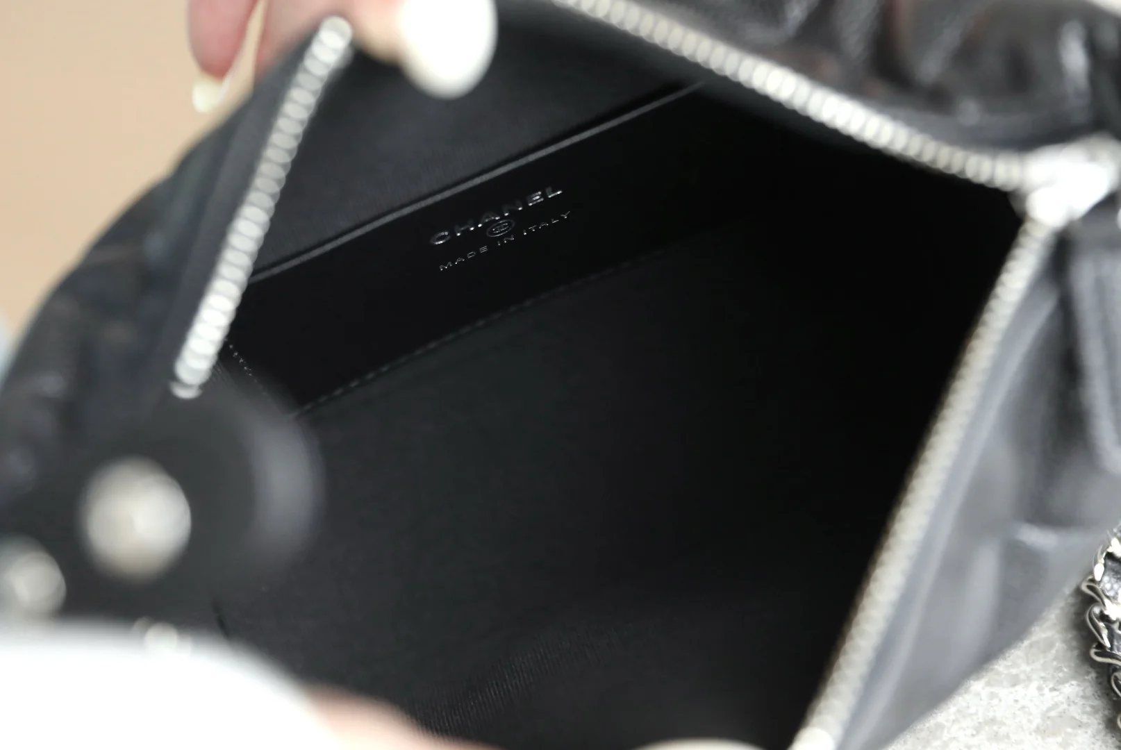 Chanel - Осенне-зимняя сумка для обеда в форме звезды - Черная с пряжкой в ??виде бриллианта