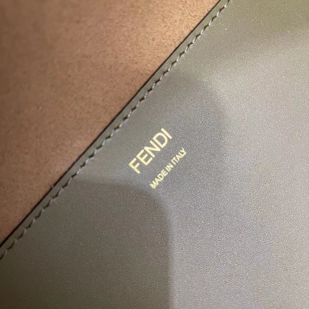 Сумка-тоут Fendi - зеленая