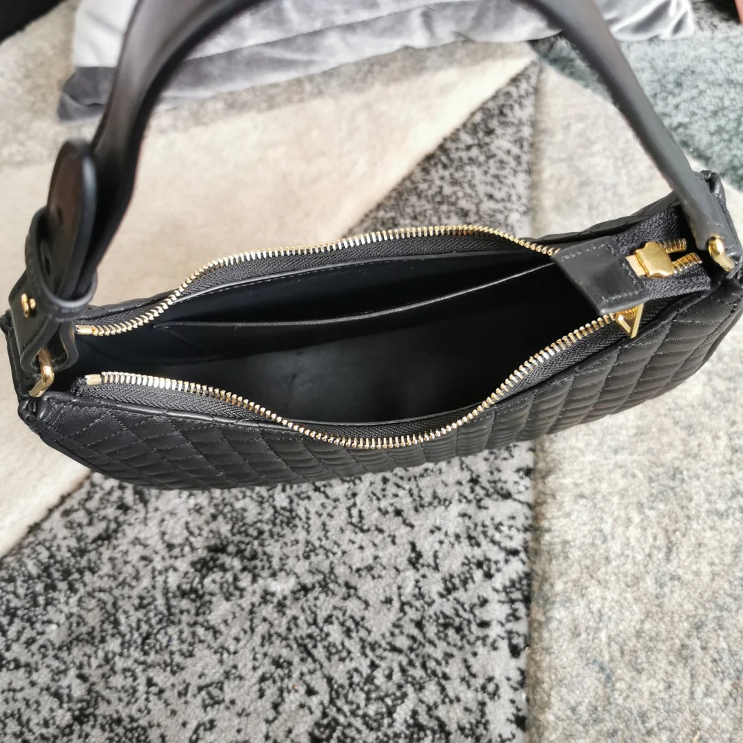 Сумка через плечо Celine Ava - клетчатый узор из овечьей кожи - черная