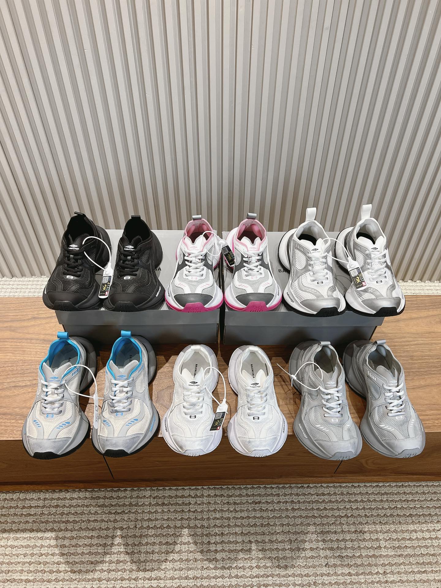 Изображение коллекции кроссовок Balenciaga 2024 года.