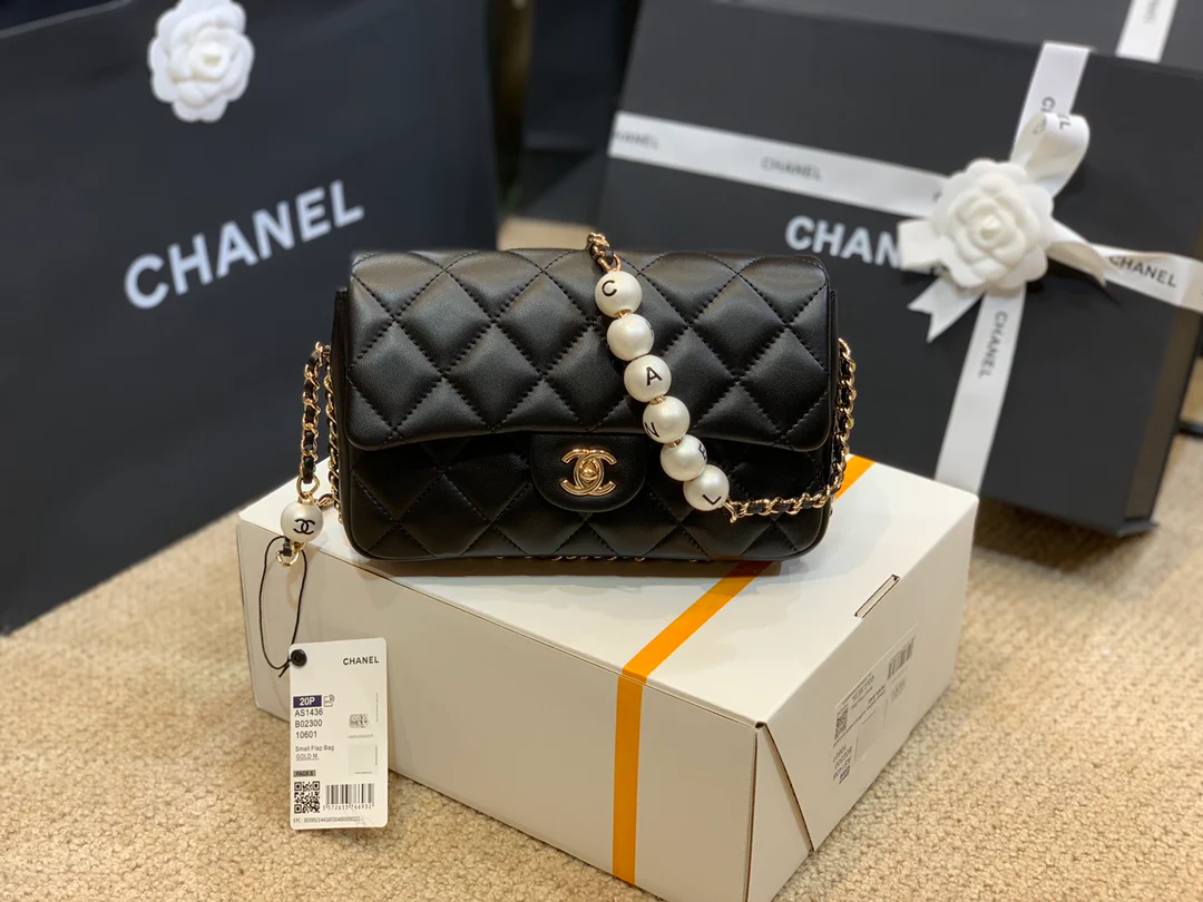 Сумка Chanel CF Pearl из коллекции Весна/Лето 2020 - Черная - 18 см - 1