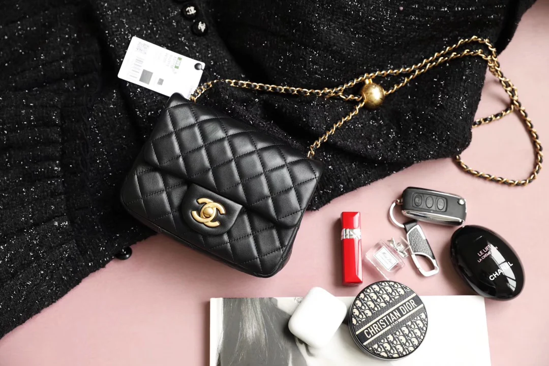 Сумка Chanel Gold Globe Square Fat Flap Bag - черная