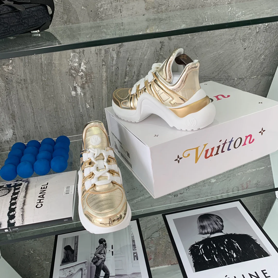 Обувь LV - Массивные кроссовки LV - 13