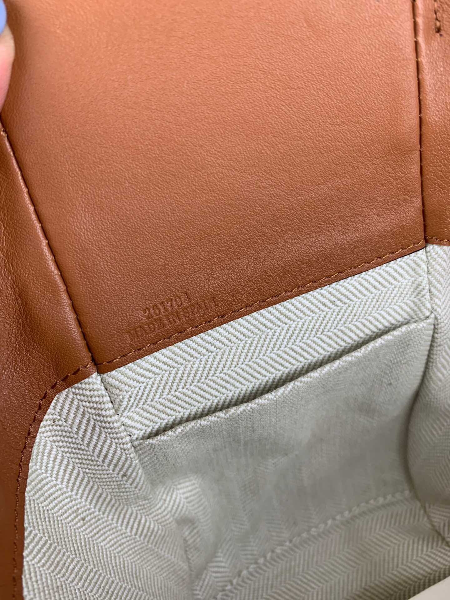 Сумка Loewe Hammock - из мягкой зернистой телячьей кожи - мини - коричневая