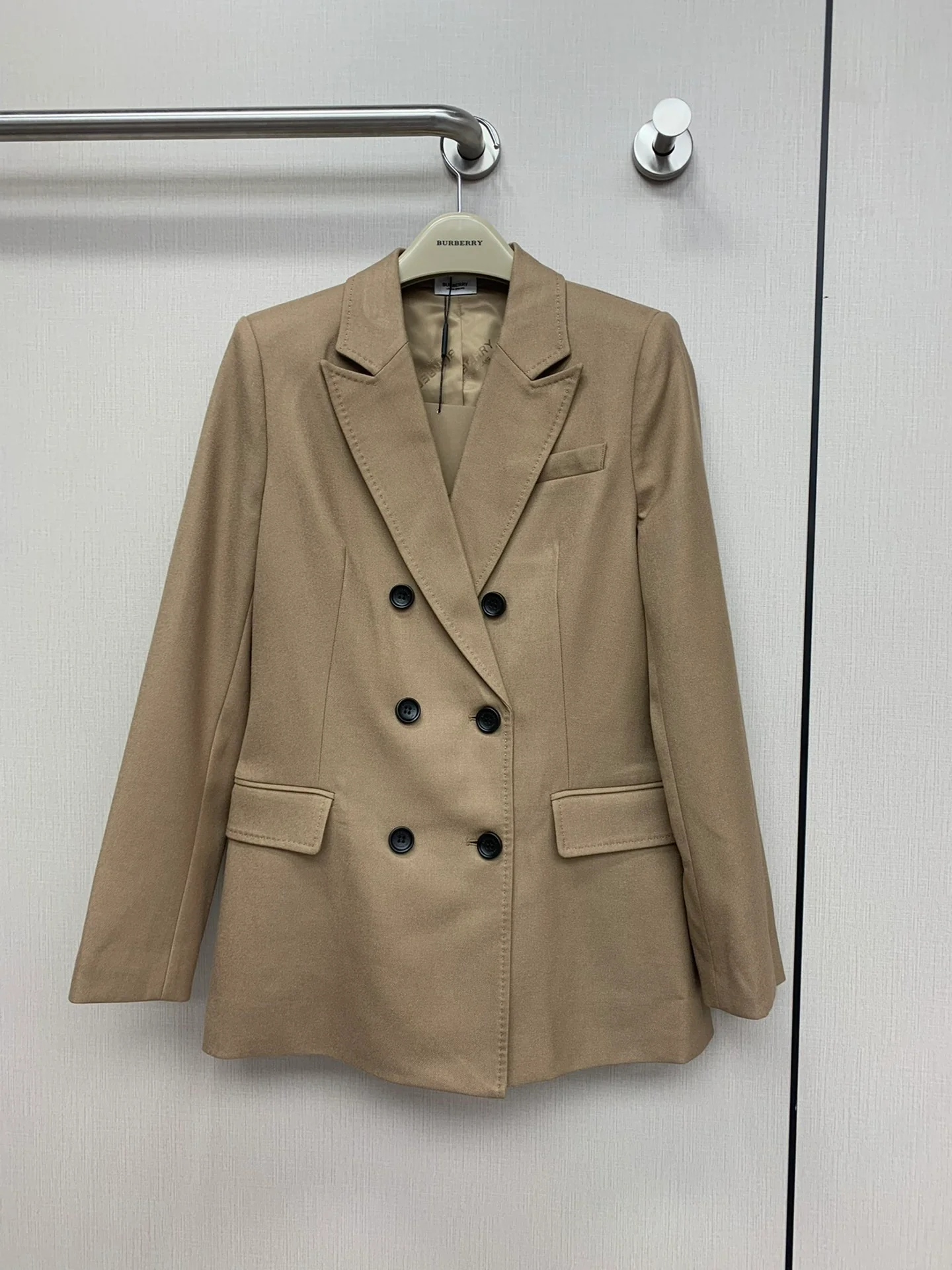 Burberry - 2403-24 Новый костюм для ранней весны - Топ