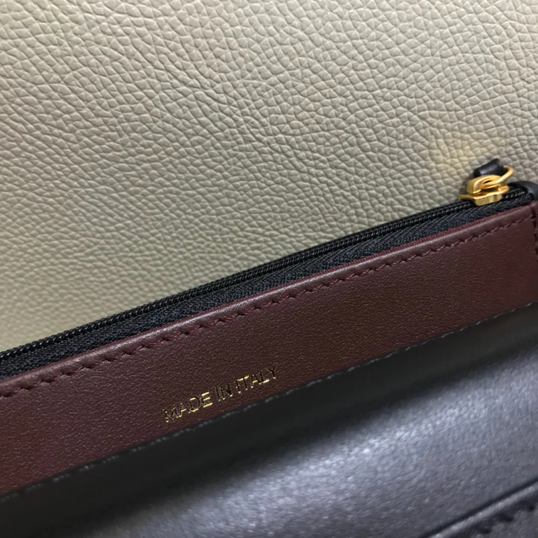 Значок-пряжка Chanel 2-55 Reissue (woc)