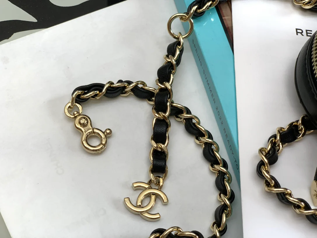 Поясная сумка Chanel с сердечком и стёжкой - 2 шт.