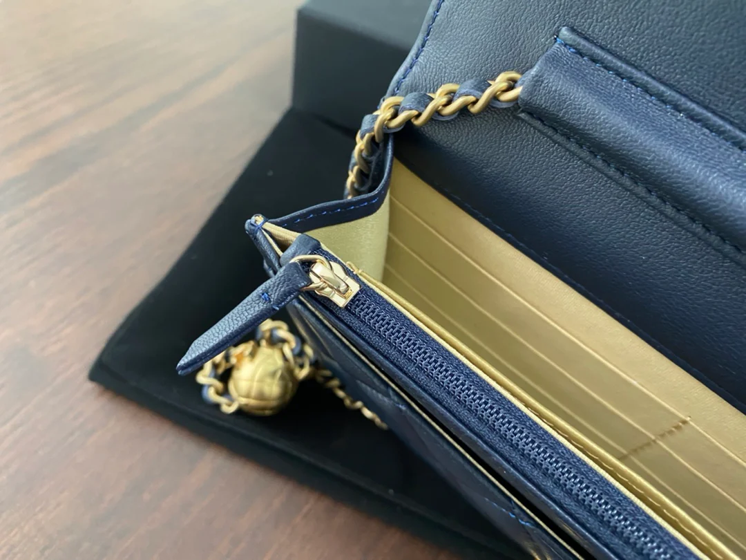 Chanel - Золотой мяч WOC - Овечья кожа - 1