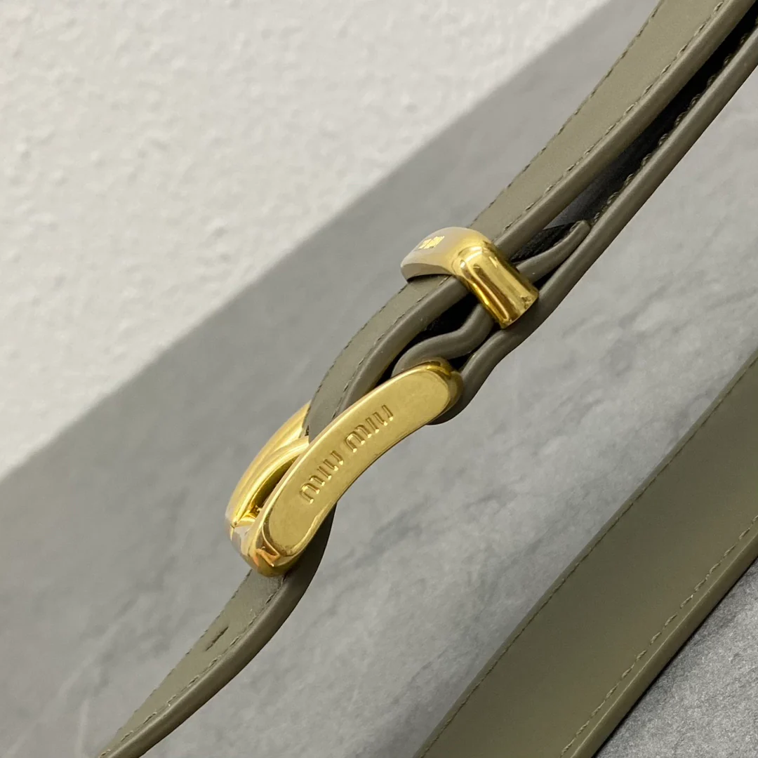 Сумки/портфели Miu Miu-beau/зеленые