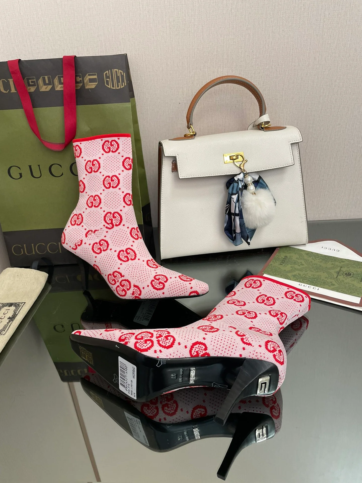 Ботильоны-носки Gucci с острым носком на шпильке - розовые