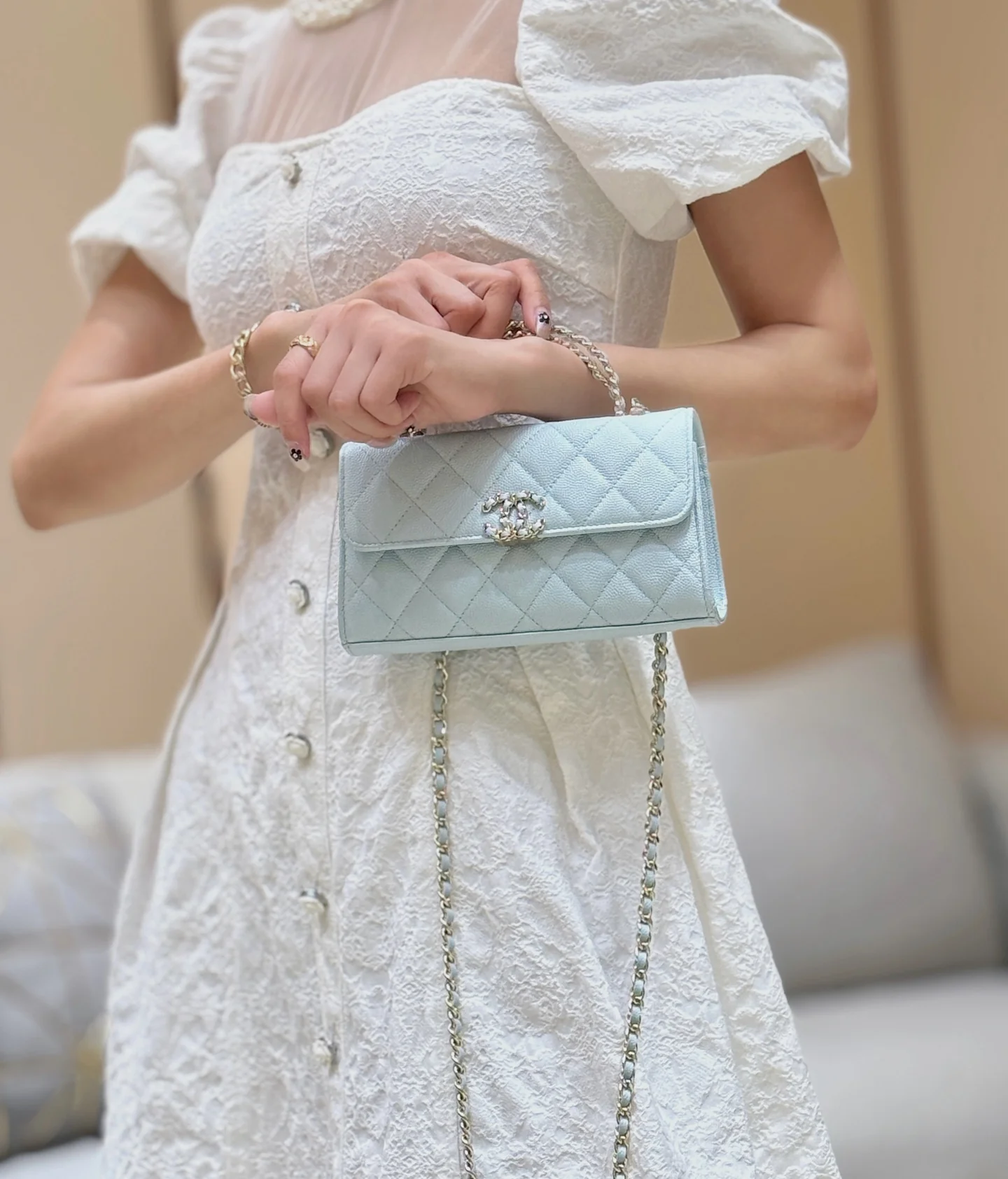 Сумка Chanel 25s Kelly Handle Bag, горизонтальный стиль, нежно-голубой.