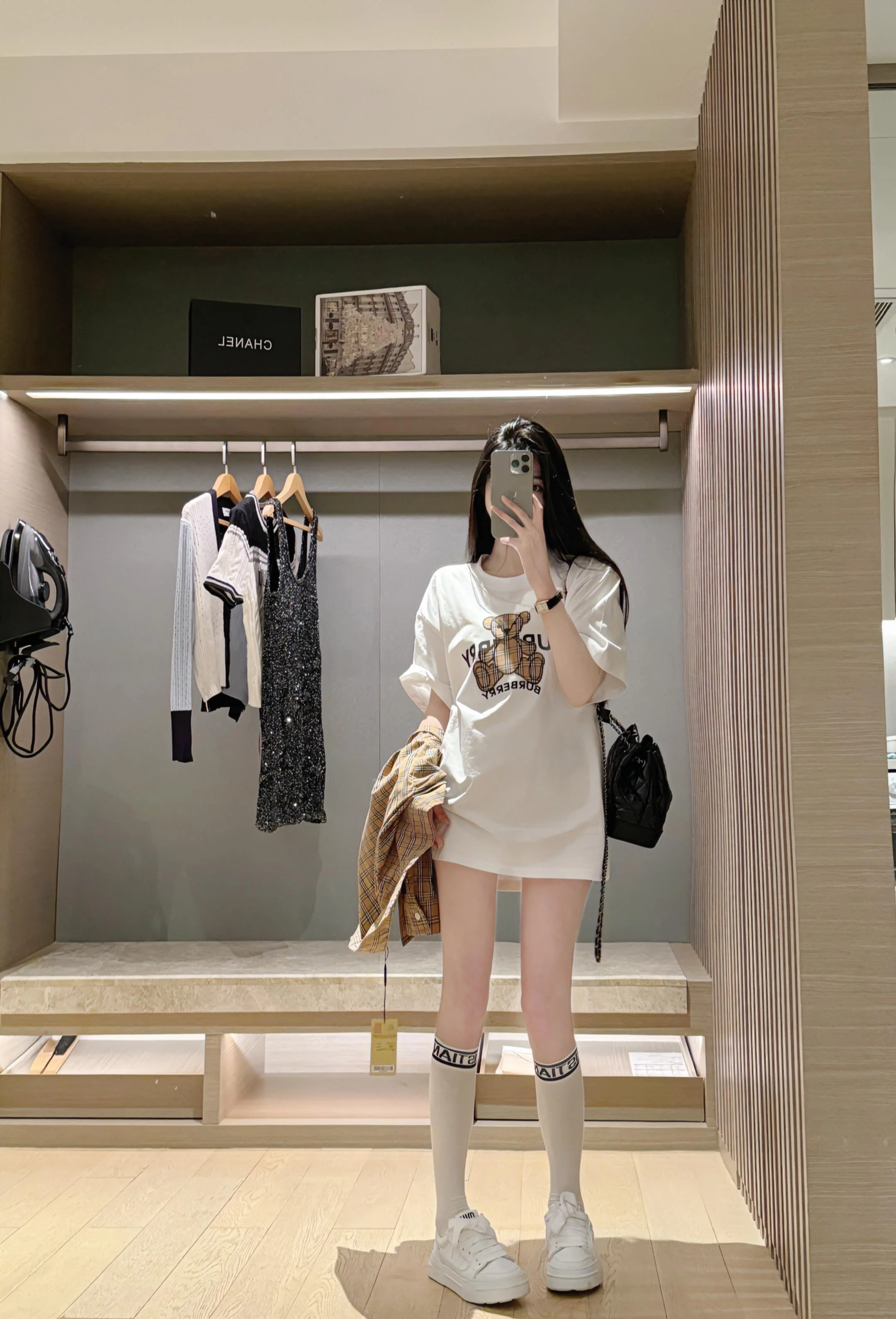 Футболка с коротким рукавом и вышивкой в ??виде медведя Burberry 2403, свободного кроя, клетчатая.