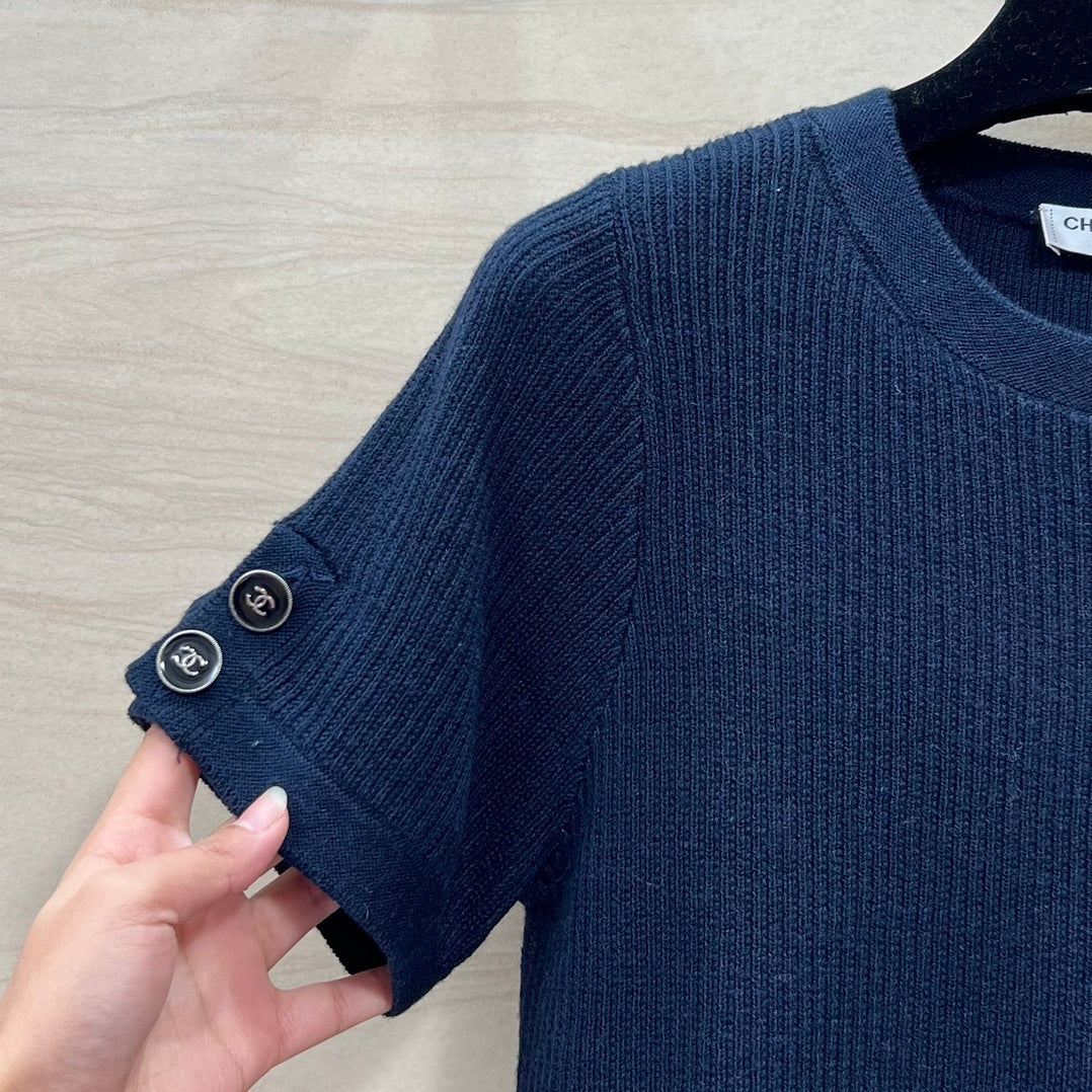 Chanel 2403 - Вязаный топ с короткими рукавами и вышивкой 