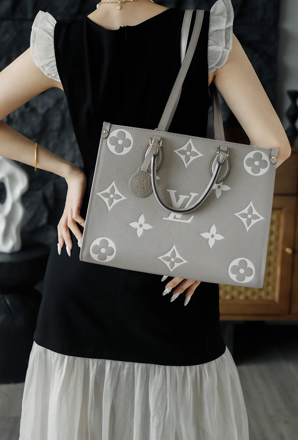 LV-m45494-onthego Средний слоново-серый