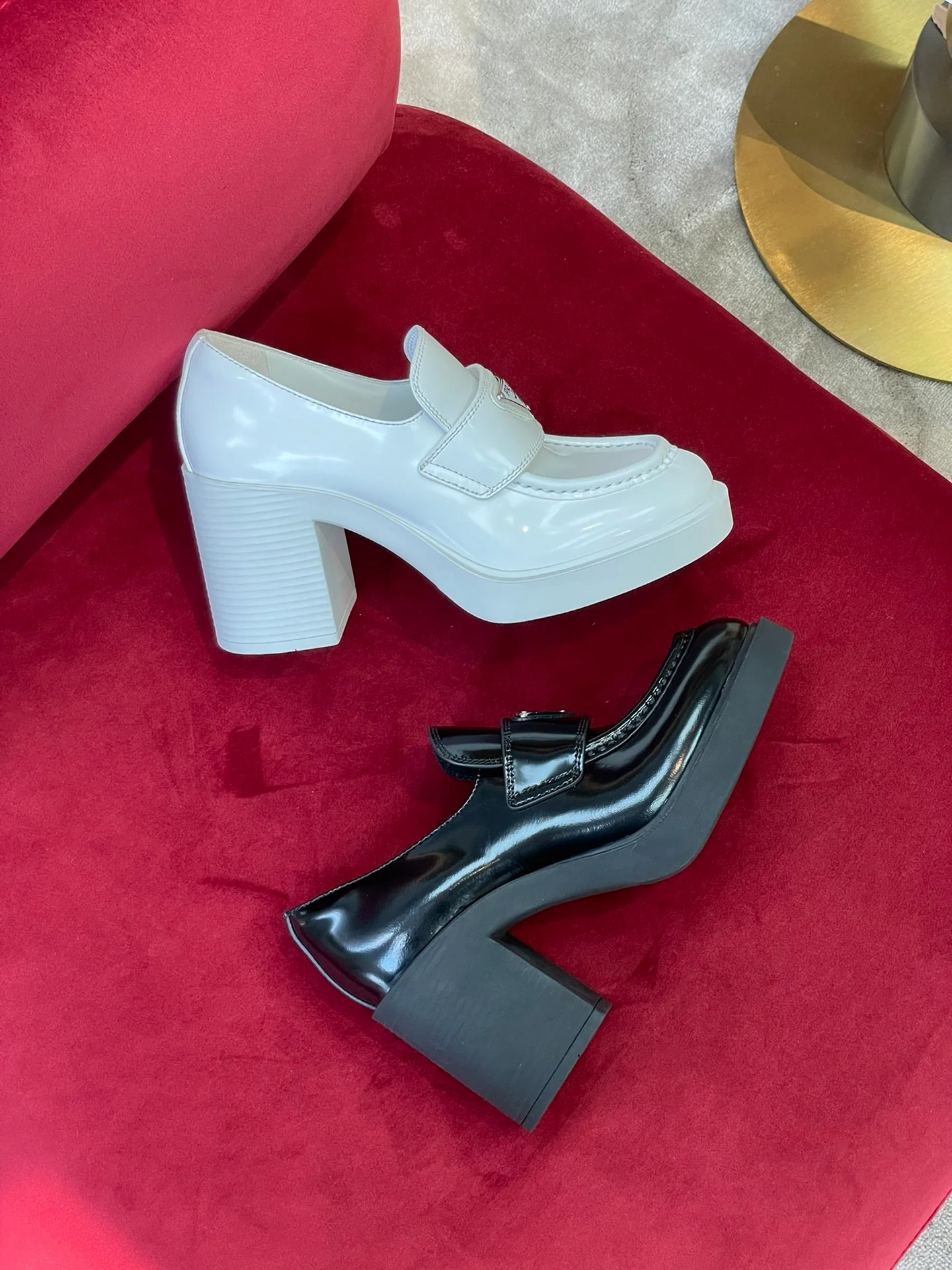 Лоферы Prada 2024 7-5 см - изображение из коллекции