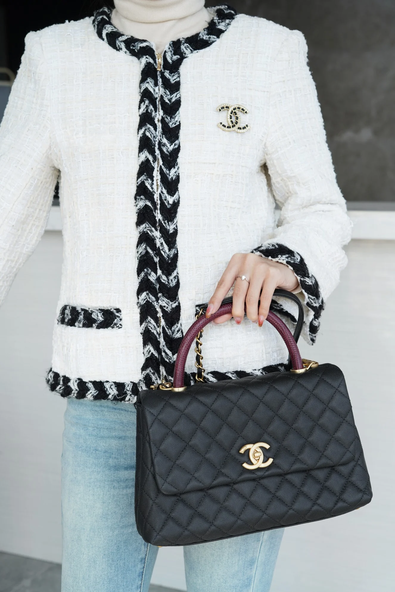 Сумка Chanel Handle 28 - с ручкой из кожи ящерицы - большая, черная