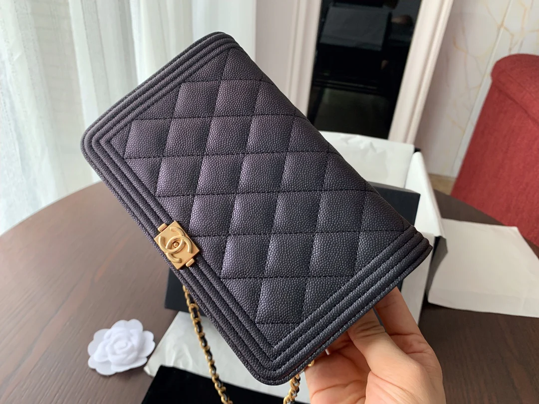 Chanel Boy WOC Pearl Collection - Глянцевая кожа - 1