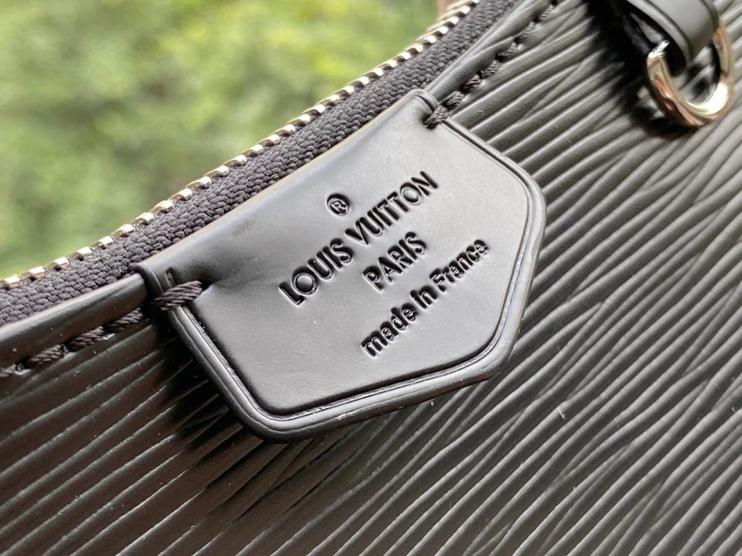 lv-m80471-black-easy-pouch-on-strap-handbag