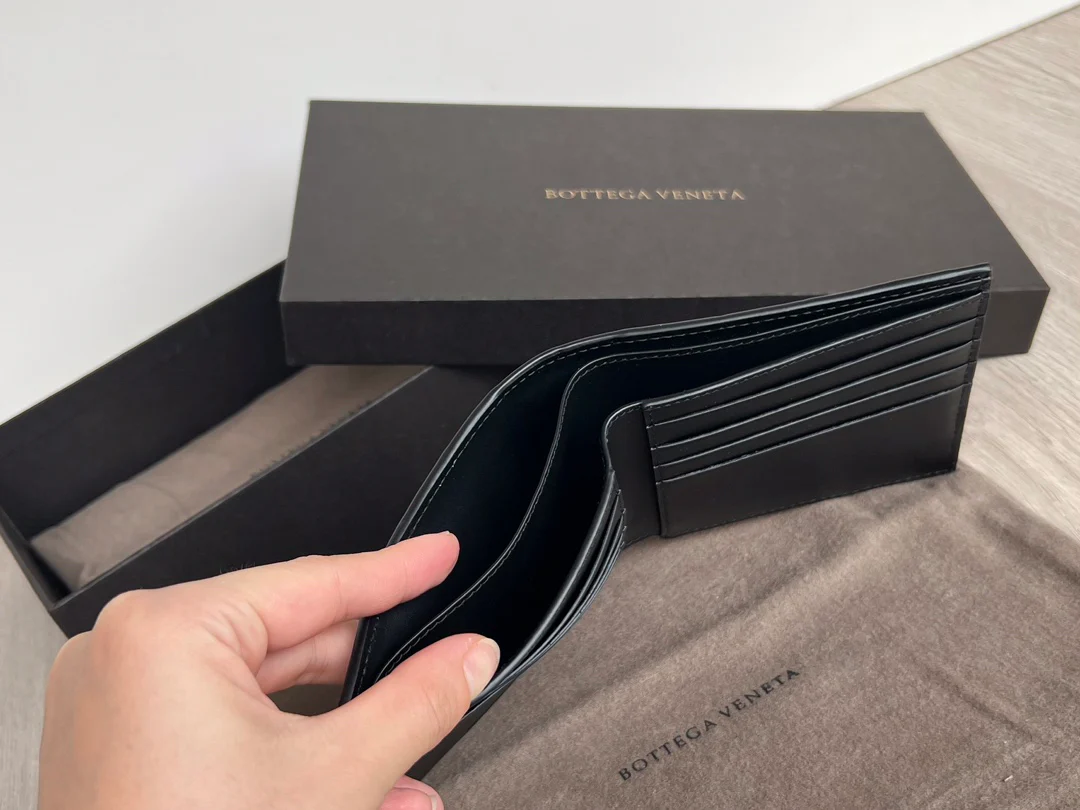 BV-中宽 编织 两折扣短夹 牛皮 11.5x9.5cm